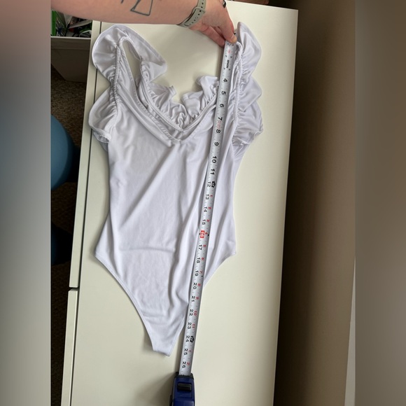 Leith (Nordstrom) Flutter Sleeve Bodysuit Sz S - Picture 7 of 8